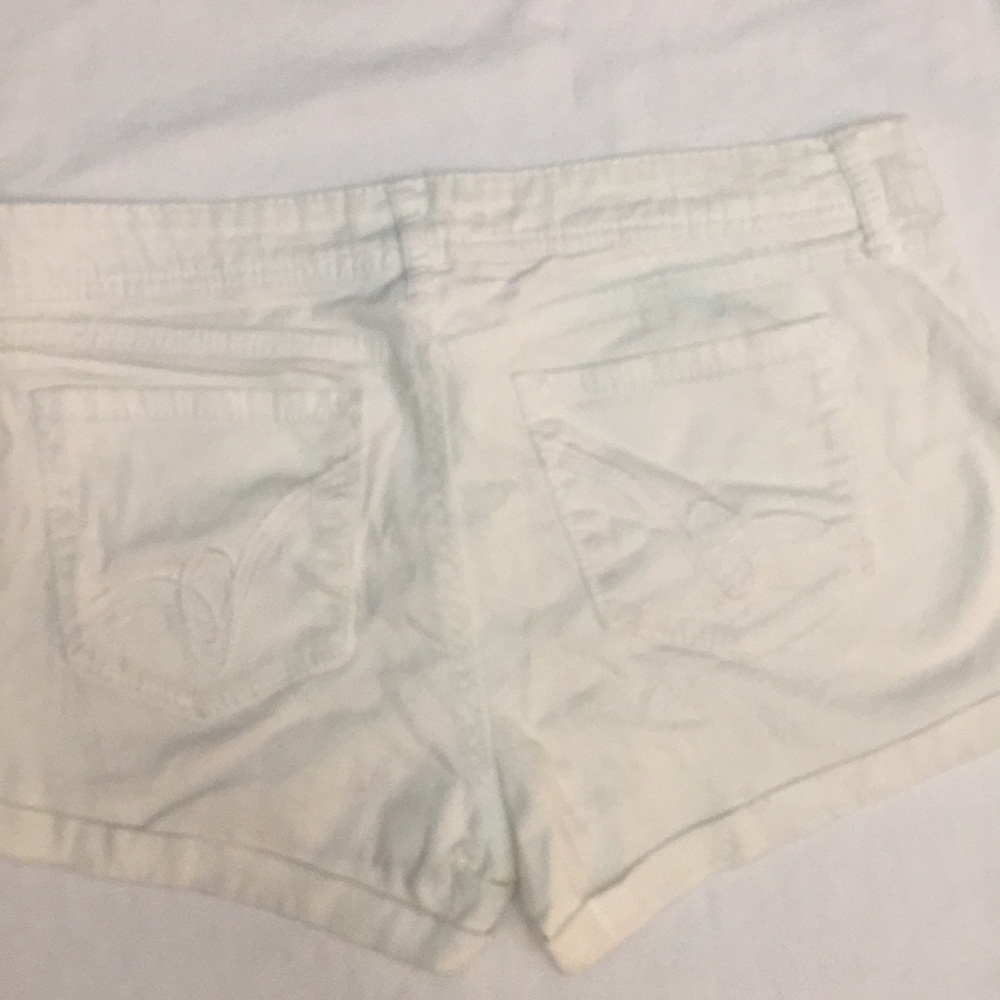 Shorts - Picture 2 of 3